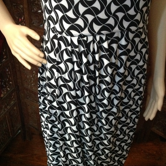 Ellen Tracy dress, size 8 keyhole back fully lined - Picture 5 of 8